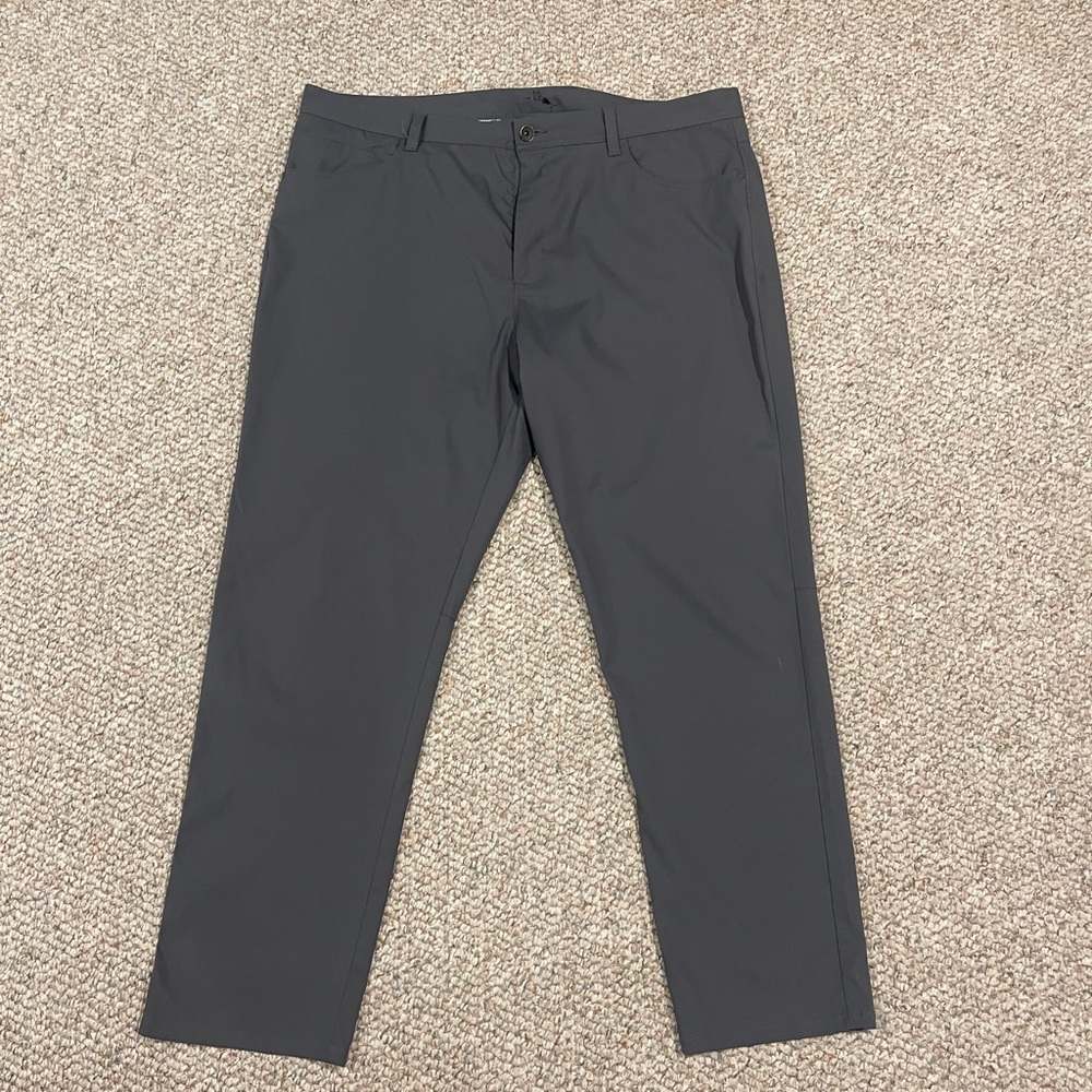 Tommy Bahama Golf Pants, 42x32, Lightly Used
